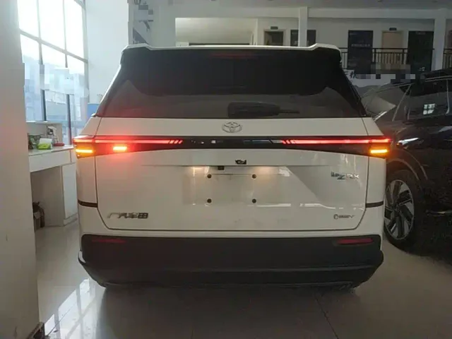Toyota BoZhi 3X — Фото автомобиля 5