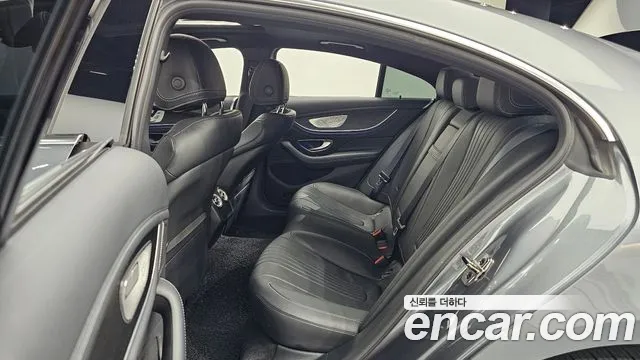 Mercedes-Benz CLS-Class — Фото автомобиля 12