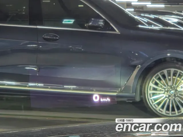 Bentley Flying Spur Generation 3 — Фото автомобиля 15