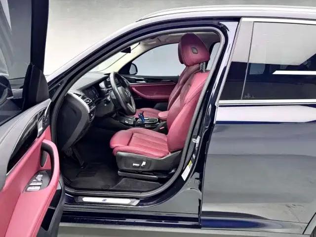 BMW iX3 — Фото автомобиля 9