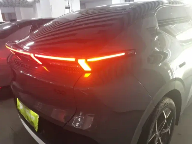 Lynk & Co Z20 — Фото автомобиля 7
