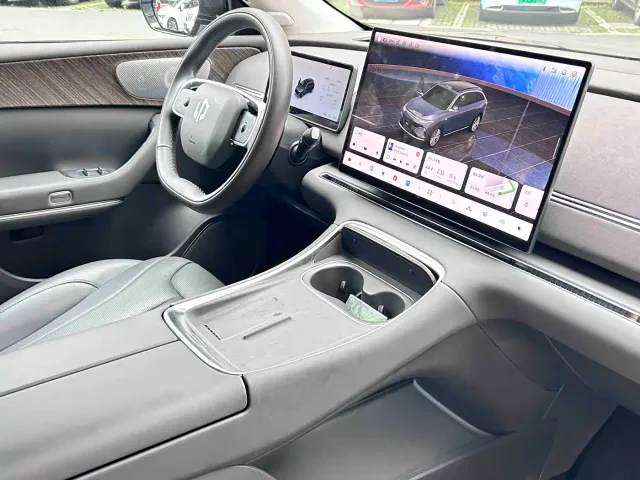 Leapmotor C11 — Фото автомобиля 15