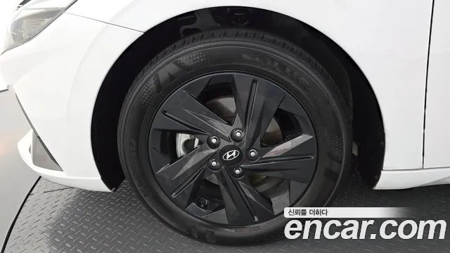 Hyundai Avante CN7 — Фото автомобиля 5