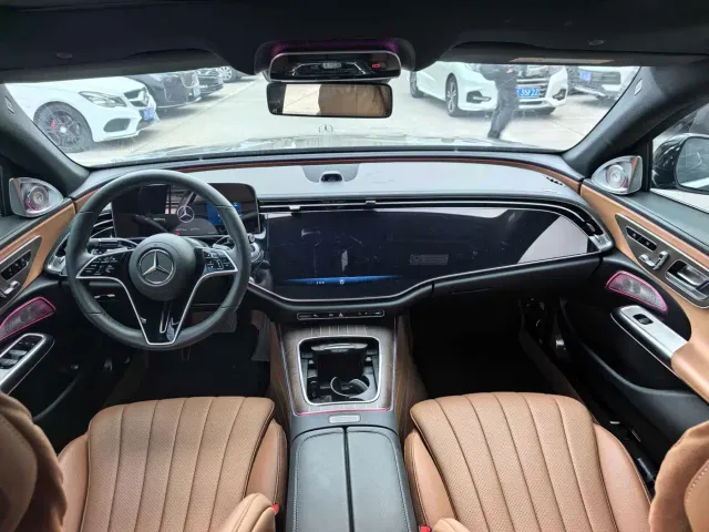 Mercedes-Benz E-Class — Фото автомобиля 7