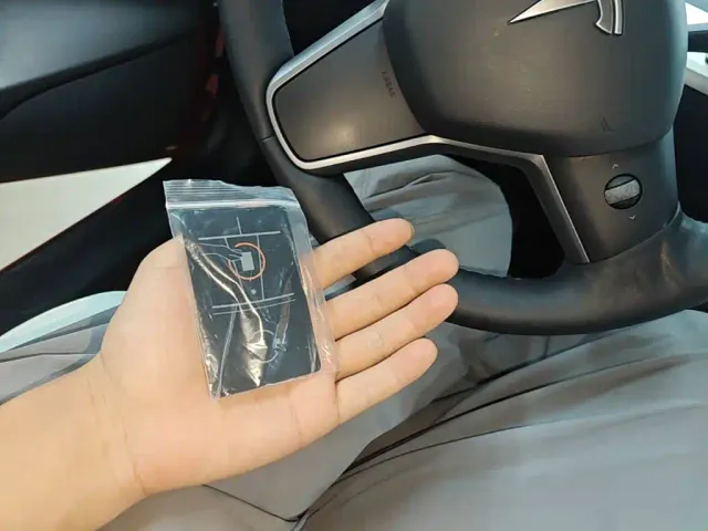 Tesla Model 3 — Фото автомобиля 8