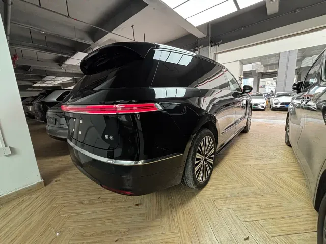 Nio ES9 — Фото автомобиля 9