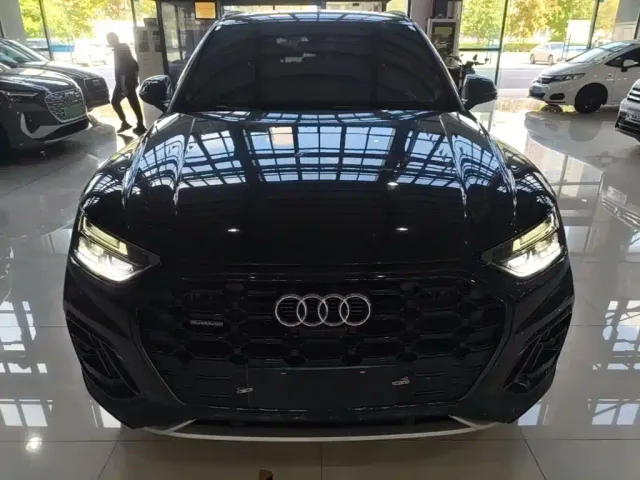 Audi Q5L — Фото автомобиля 2
