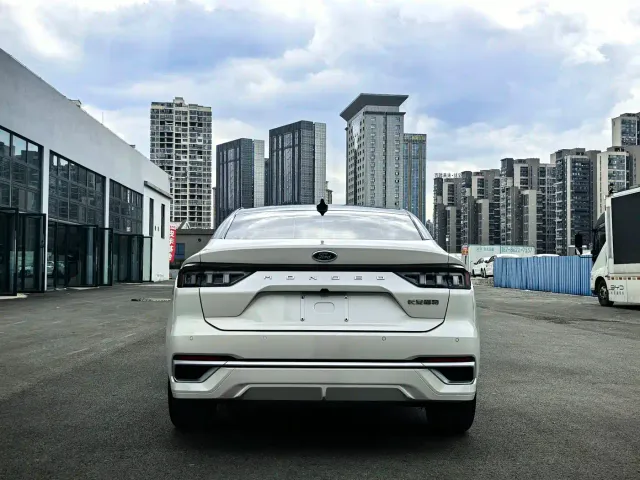 Ford Mondeo — Фото автомобиля 12