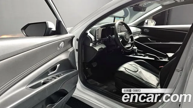 Hyundai AVANTE Avante (CN7) — Фото автомобиля 10