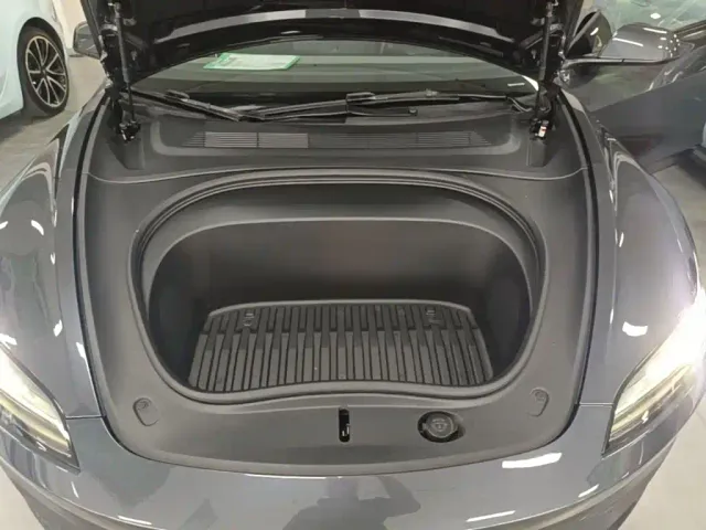 Tesla Model 3 — Фото автомобиля 19