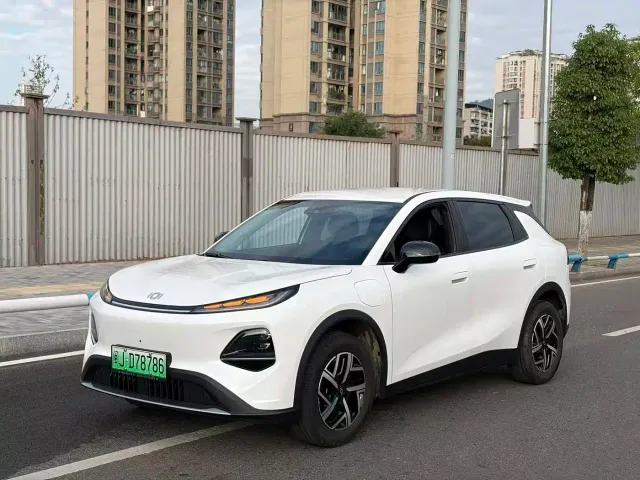 Фотография автомобиля — Changan Qiyuan Q05