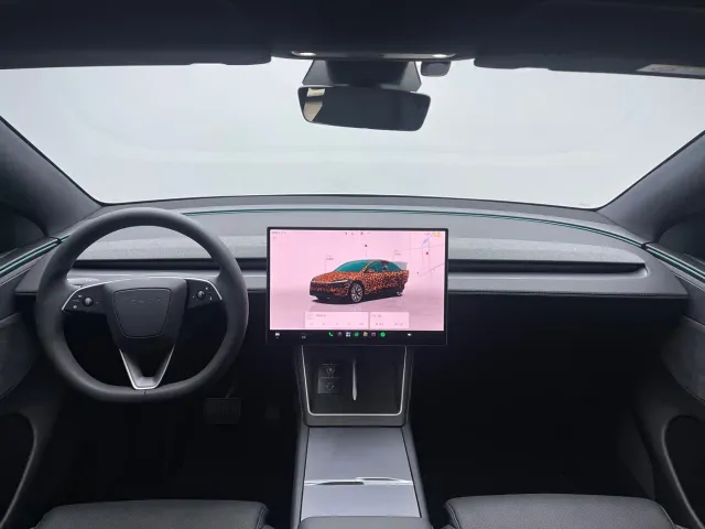 Tesla Model Y L — Фото автомобиля 13
