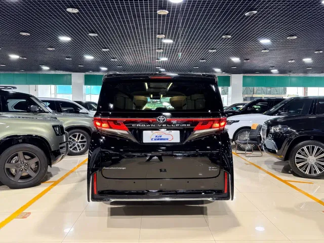 Toyota Vellfire — Фото автомобиля 14