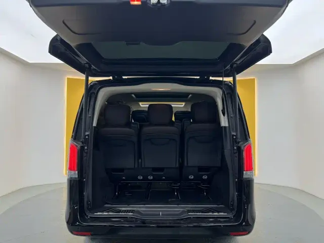 Mercedes-Benz Mercedes-Benz V-Class 2024 V 300 L Long Wheelbase Premium — Фото автомобиля 4