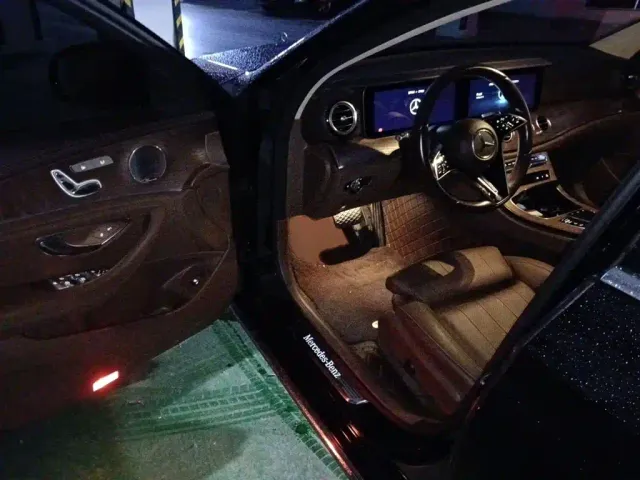 Mercedes-Benz E-Class — Фото автомобиля 13