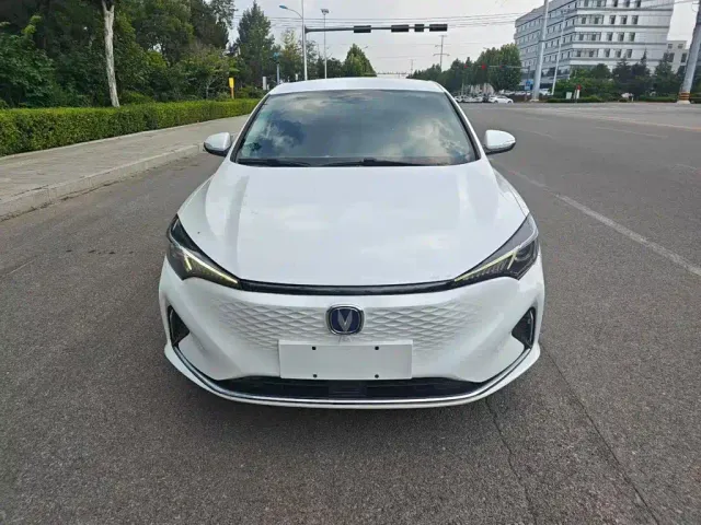 Changan Eado — Фото автомобиля 13