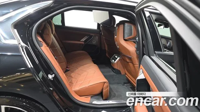 BMW 7-Series 7 серия (G70) — Фото автомобиля 12