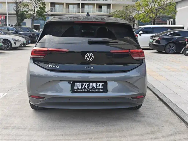 Volkswagen ID.3 — Фото автомобиля 8