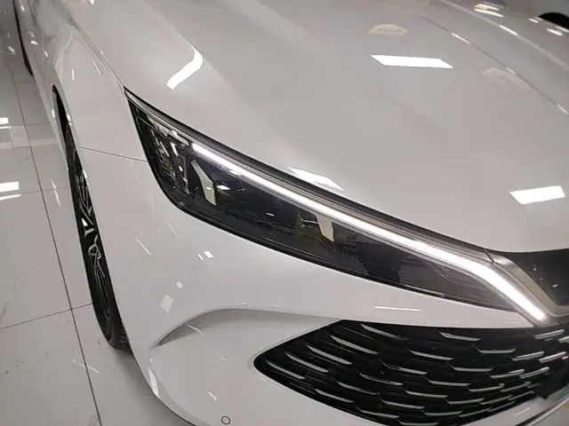 BYD Qin L — Фото автомобиля 10