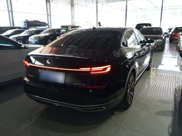 Volkswagen Passat — Фото автомобиля 6