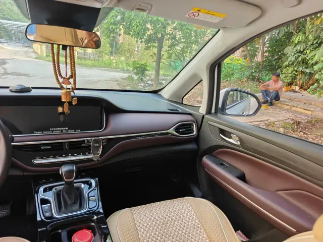 GAC Trumpchi M6 — Фото автомобиля 15