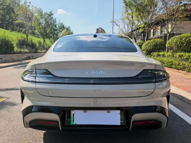 Xiaomi SU7 — Фото автомобиля 8