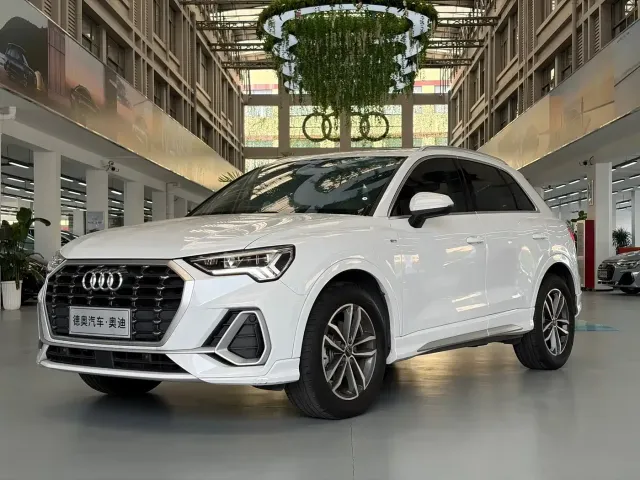Фотография автомобиля — Audi Q3