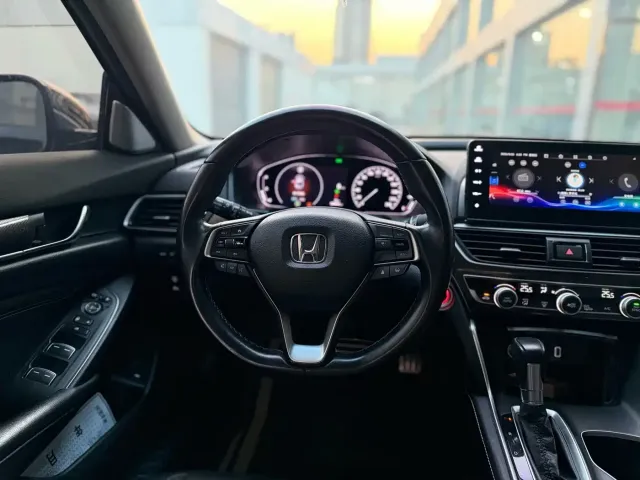 Honda Accord — Фото автомобиля 6