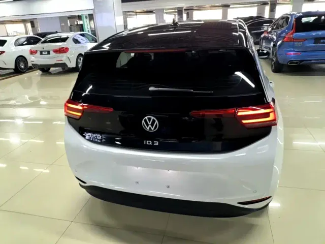 Volkswagen ID.3 — Фото автомобиля 5