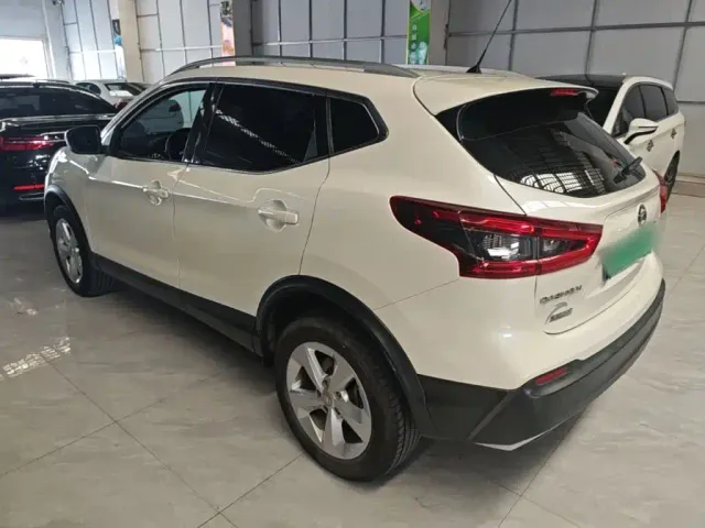 Nissan Qashqai — Фото автомобиля 4
