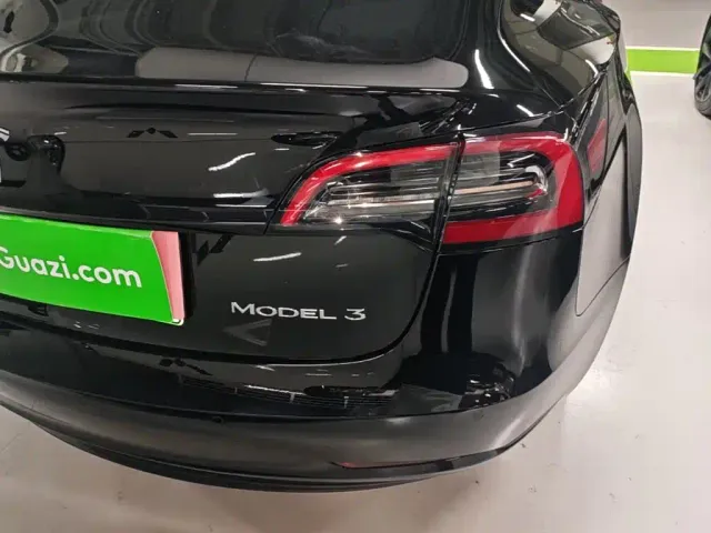 Tesla Model 3 — Фото автомобиля 7