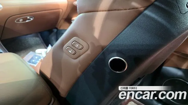 Genesis GV70 2.5T Бензин AWD — Фото автомобиля 27