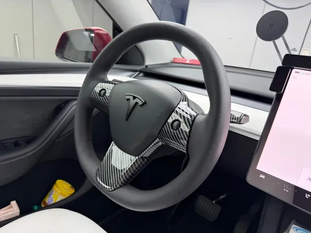 Tesla Model Y — Фото автомобиля 7