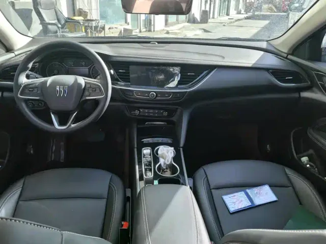 Buick Regal — Фото автомобиля 12