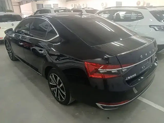 Skoda Superb — Фото автомобиля 4