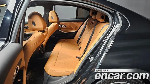 BMW 3-Series 3 серия (G20) 320i M Sport — Фото автомобиля 10