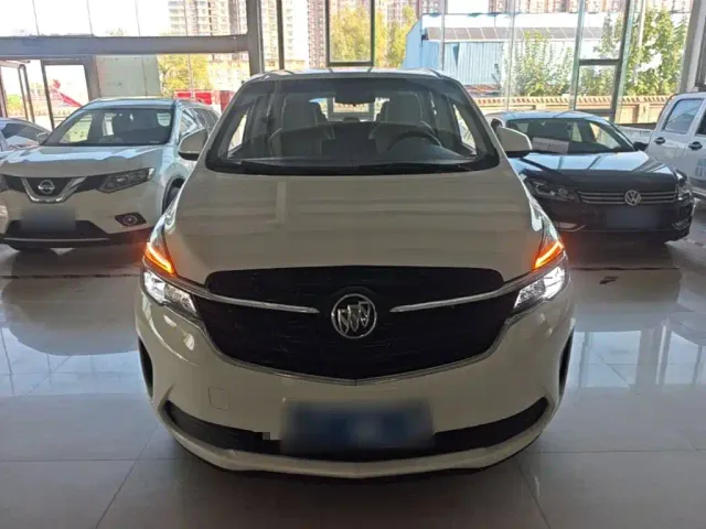 Buick GL8 — Фото автомобиля 2