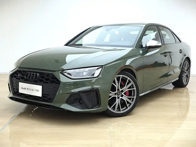 Фотография автомобиля — Audi S4