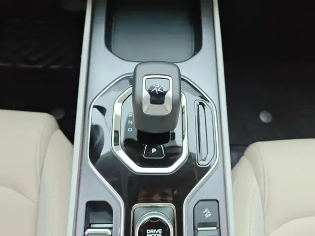 Geely ICON — Фото автомобиля 16