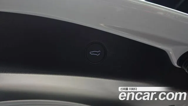 Tesla Model 3 — Фото автомобиля 19