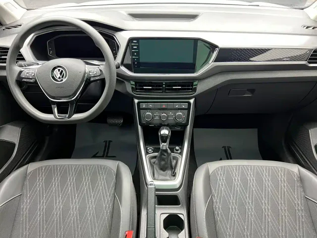 Volkswagen T-Cross — Фото автомобиля 9