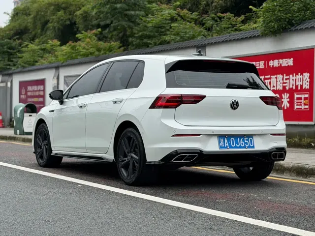Volkswagen Golf — Фото автомобиля 6