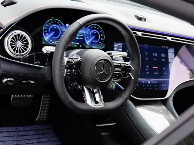 Mercedes-Benz EQS AMG — Фото автомобиля 10