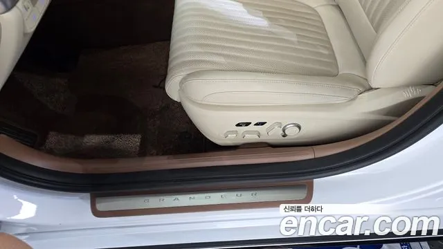 Hyundai Grandeur Grandeur (GN7) 2.5 Бензин 2WD — Фото автомобиля 29