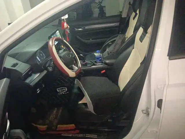 Geely Emgrand S — Фото автомобиля 7