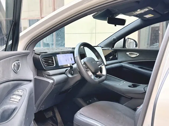 BYD Sealion 06 — Фото автомобиля 6