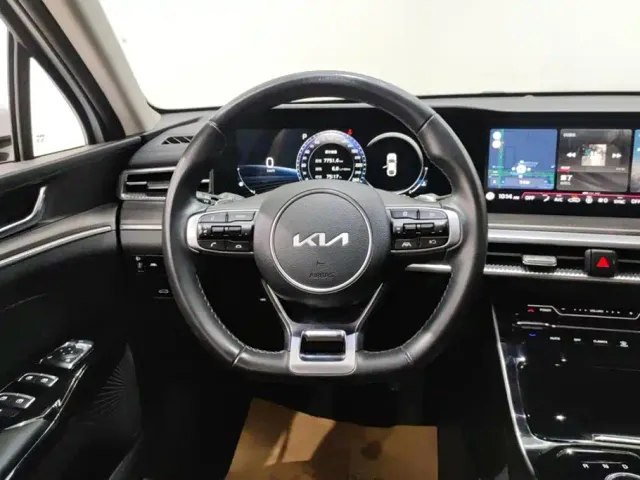 Kia K5 — Фото автомобиля 15