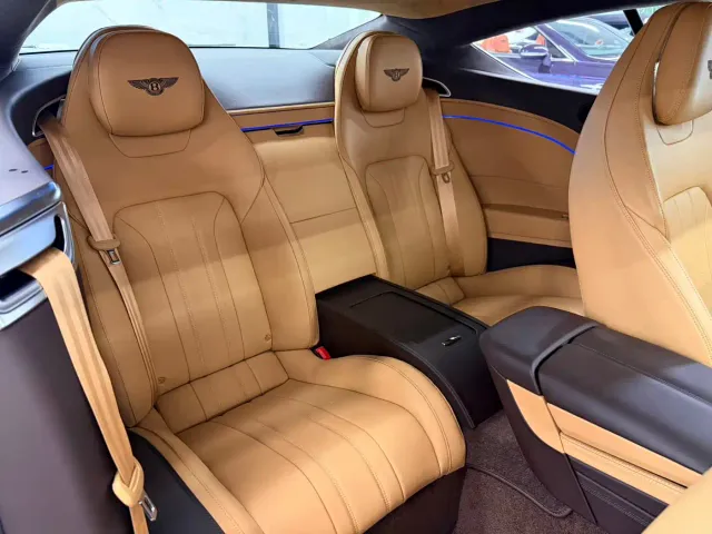 Bentley Continental — Фото автомобиля 12