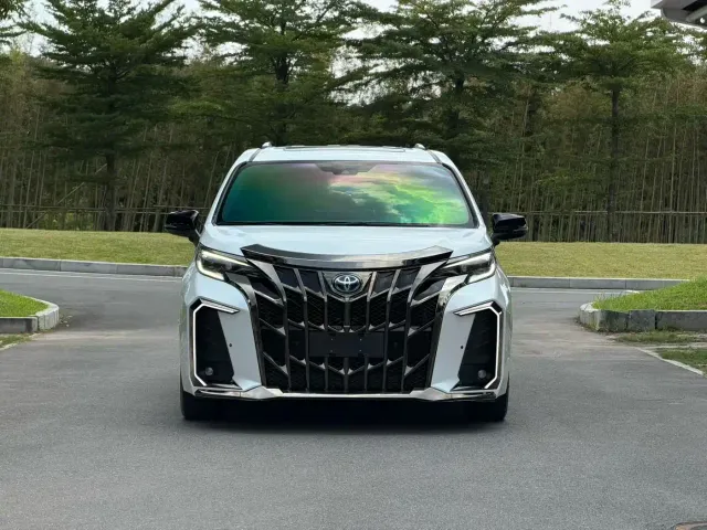 Toyota Sienna — Фото автомобиля 2