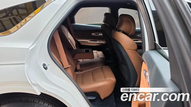 Genesis GV70 — Фото автомобиля 17
